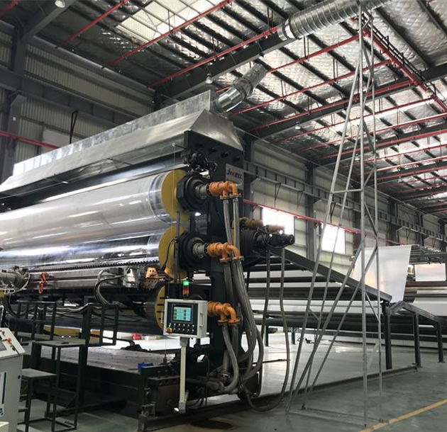 7m HDPE waterproof coil production line has been successfully accepted in Yueyang Factory of Oriental Yuhong